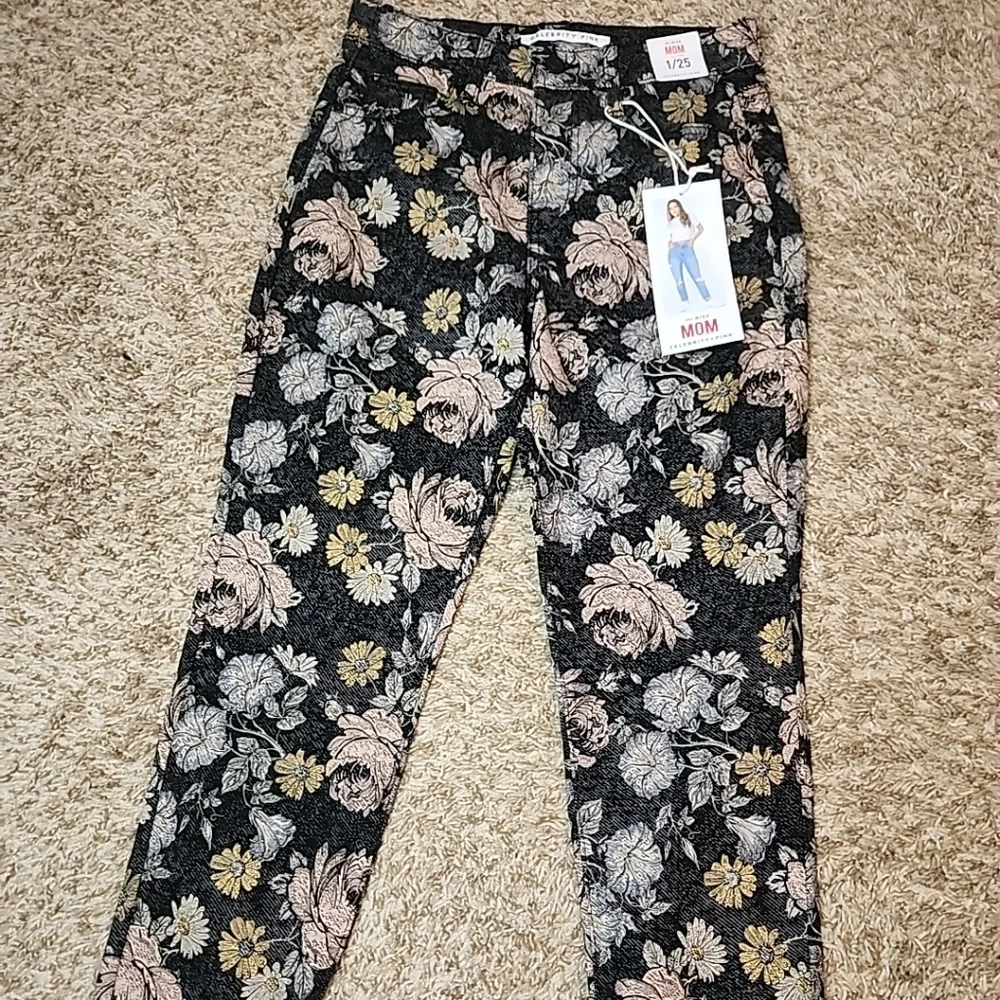 Celebrity Pink Cotton Blend Size 1/25 Black Floral High Rise MOM Denim Jeans NEW